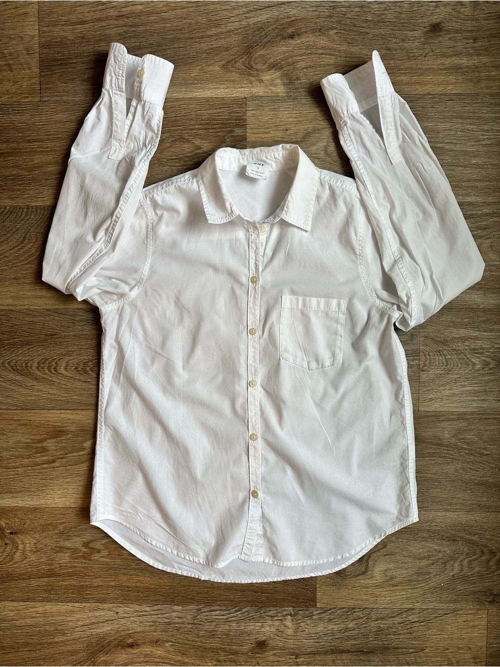 GAP Women’s White Button Front Collared Shirt Size S Long Sleeve Pocket Cotton